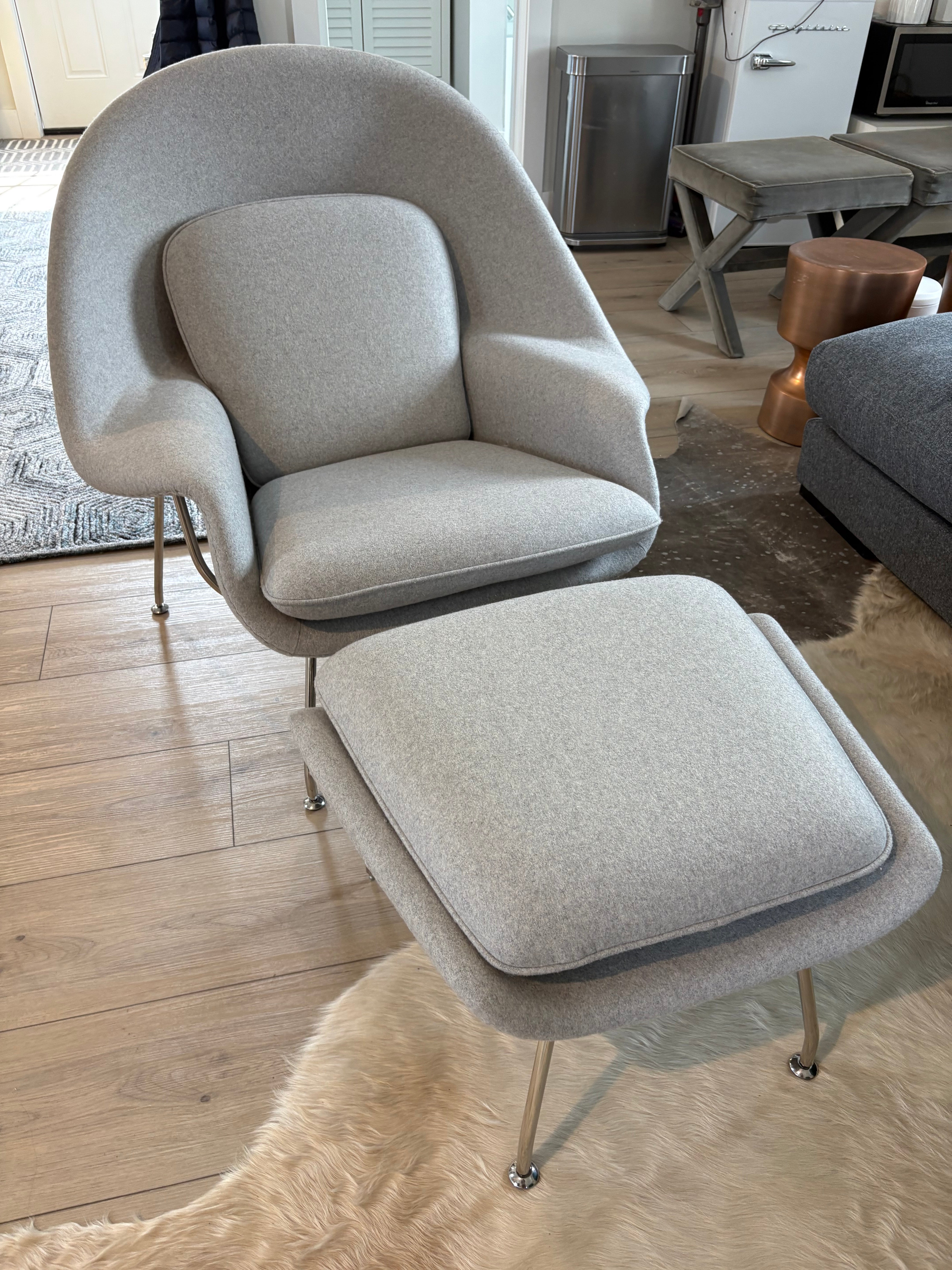 Mid-century Saarinen Style "Womb'" Chair and Ottoman