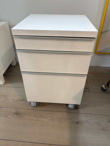 White Lacquer Rolling File