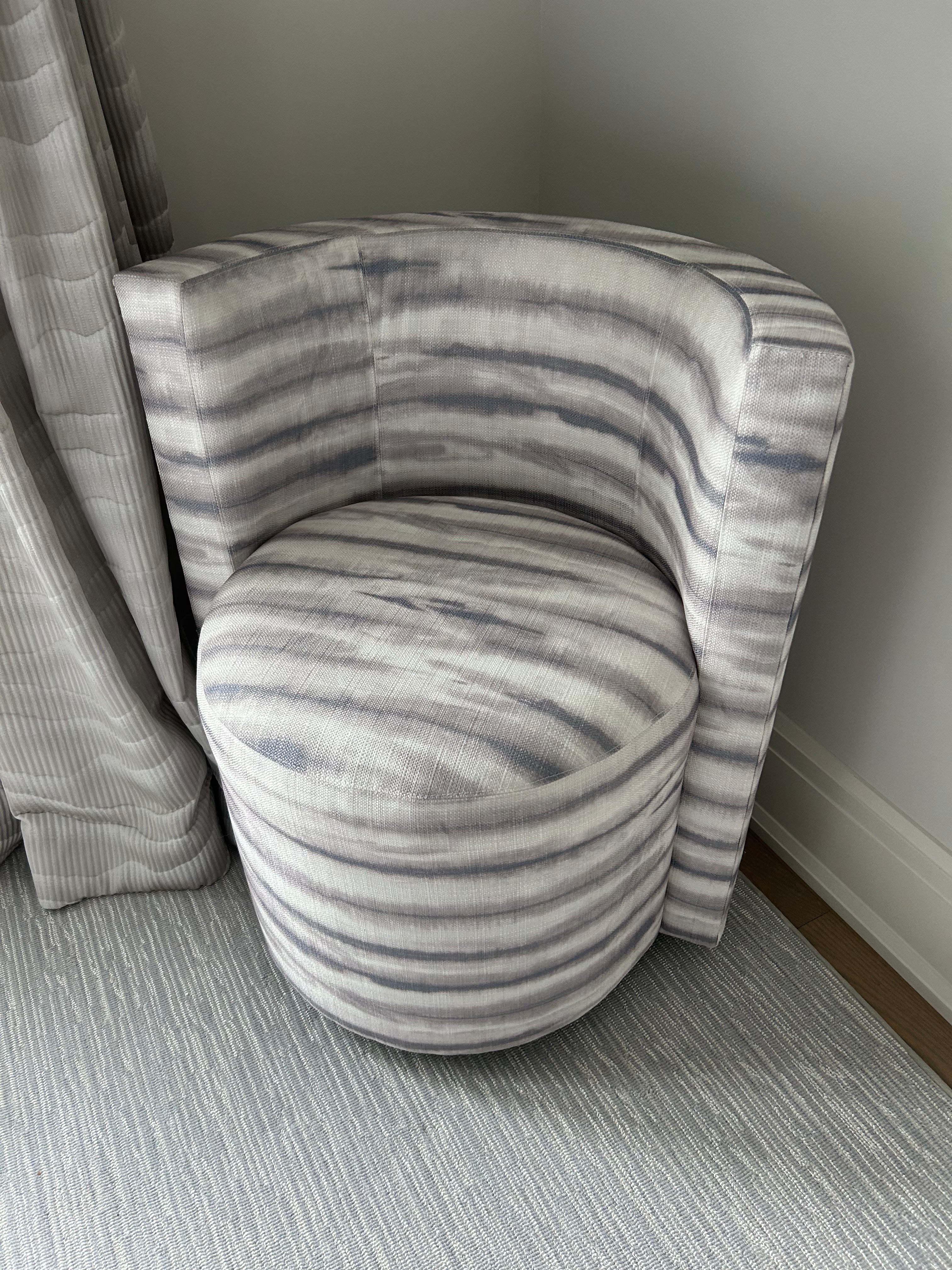 Guest Room Swivel Tub Chair